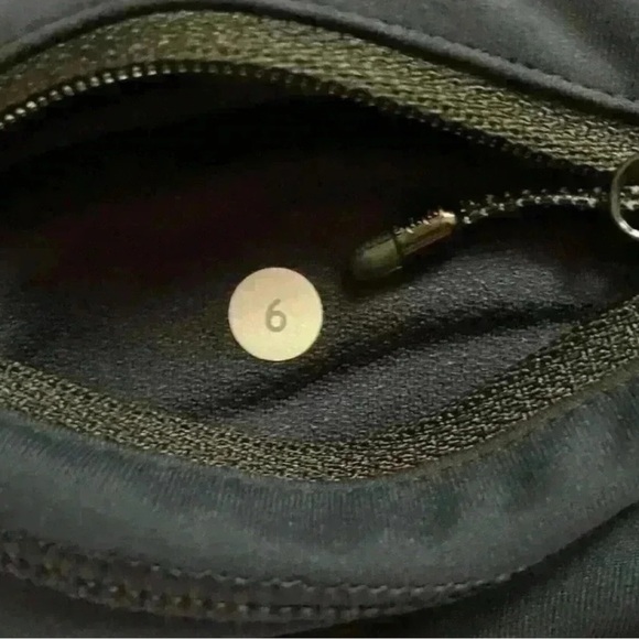 Lululemon Wunder Under Crop |I In Jumbo Inky Floral
Black Inkwell - Picture 8 of 10